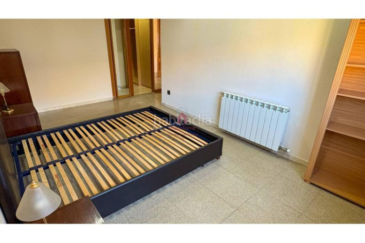 Ático  en venta tocando avda. jaume 1 de 105m construidos con salida a terraza de 18m a pie de comedor. en Terrassa