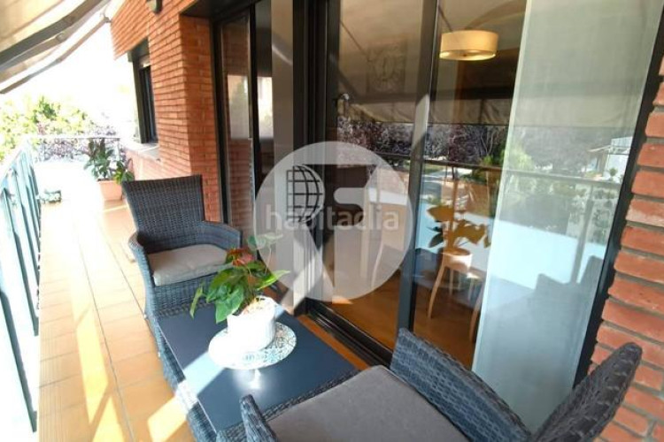 Dúplex  de ensueño en el centro con gran terraza y balcón, 2 plazas de parking y detalles premium en Terrassa