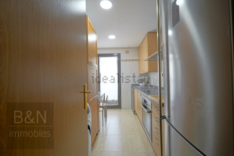 ¡Te vas a enamorar de su carácter! Amplio, luminoso, con zona comunitaria, párquing y trastero.