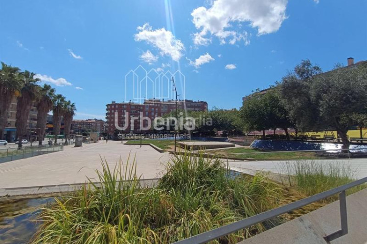 Piso gran piso, 4 habitaciones, genial ubicación en Terrassa