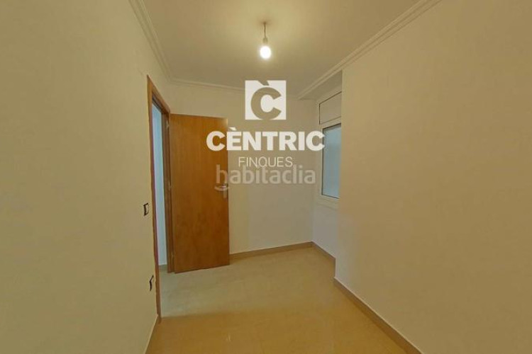 Piso  moderno con 3 habitaciones gran oportunidad ! en Terrassa