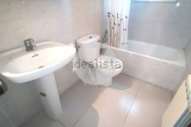 Casa independiente en calle del Camerun