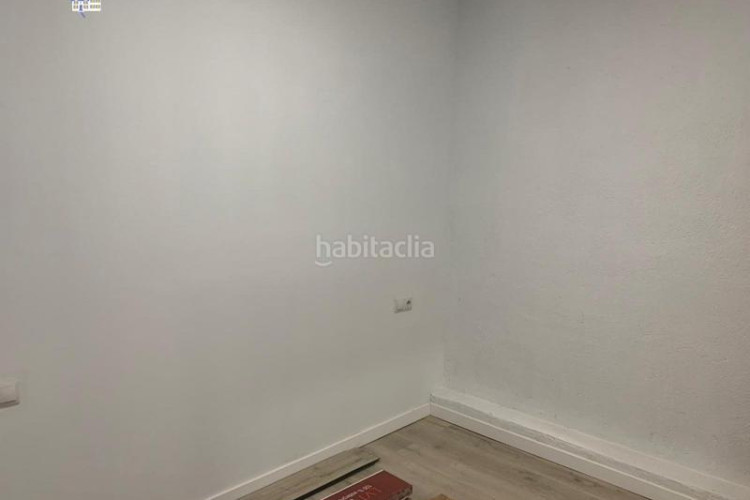 Piso sotano que tiene 3 apartamentos para reformar en zona de Can Palet!!! en Terrassa