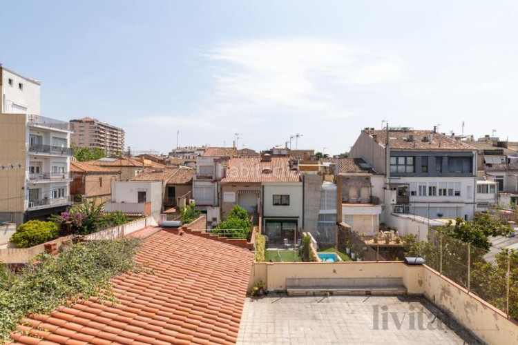 Piso pis al centre amb dues places daparcament i traster en Terrassa