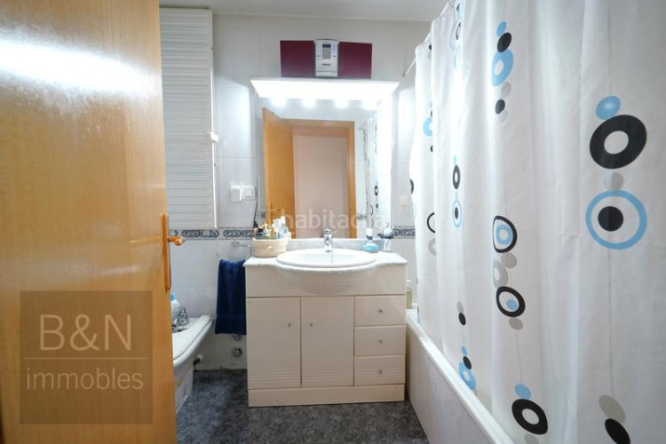 Dúplex un hogar con espacios amplios, una espectacular terraza, balcón y tres dormitorios en Terrassa