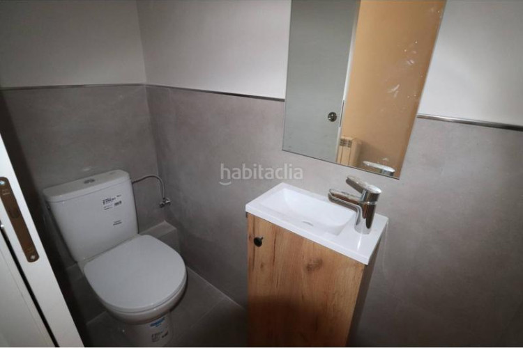 Piso escoles, acabado de reformar en Plaça Catalunya - Escola Industrial Terrassa