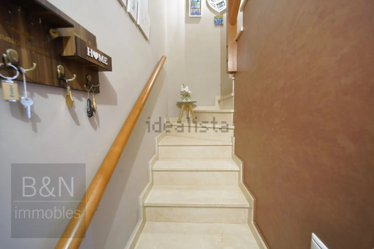 DÚPLEX EN EXCLUSIVA CON TERRAZA PRIVADA Y PLAZA DE GARAJE – UN HOGAR PARA VIVIRLO