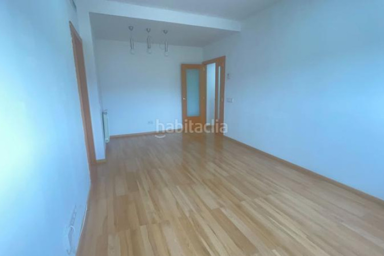 Piso en lacetania 58 pis amb pàrquing i traster inclòs en finca en zona cominitàtia i piscina en Terrassa