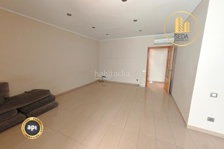 Casa dos viviendas independientes en una sola casa en la gripia – les arenes en Terrassa