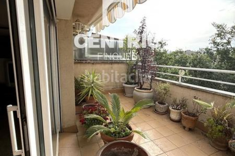 Dúplex ático dúplex en venta con 4 habitaciones estudio en Terrassa