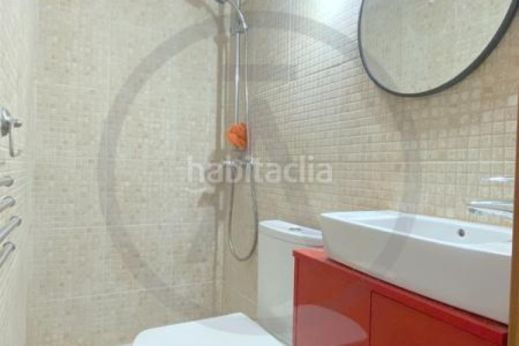 Piso muy amplio y reformado! en San Pere Terrassa