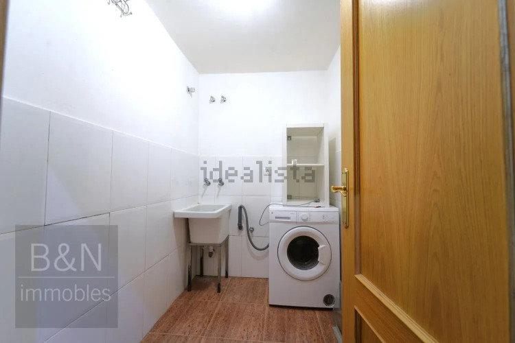 ¡Un piso muy amplio, listo para entrar a vivir con plaza de parking!