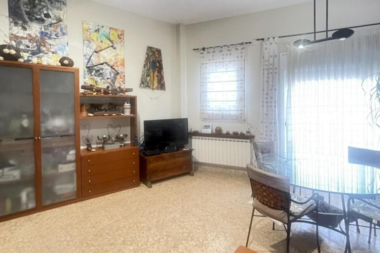 Plau00E7a del Mestre Serrat, Sant Pere