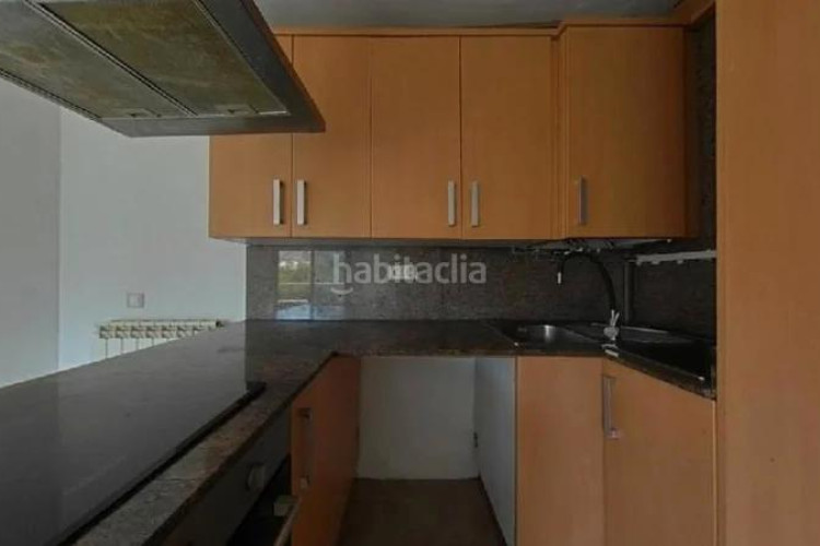 Piso (barcelona). "okupado" (no se puede visitar ni hipotecar). en Terrassa