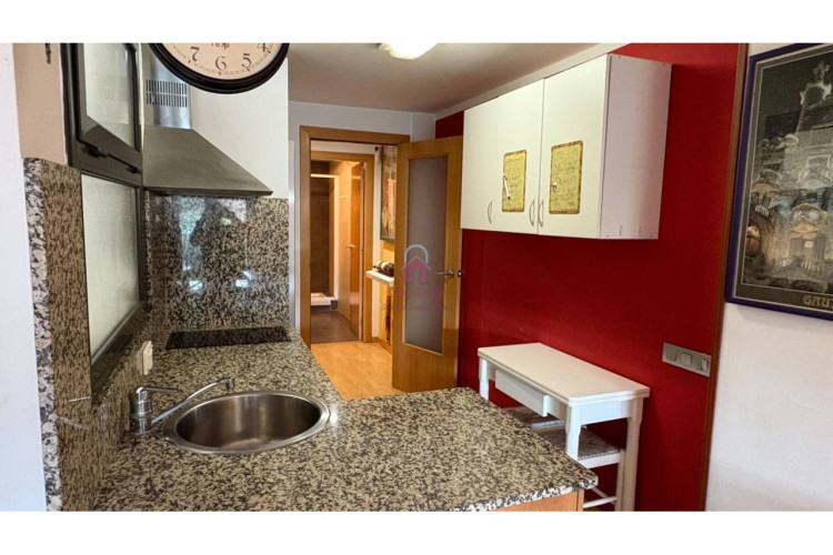 Poetesa Capara, Sant Pere Nord