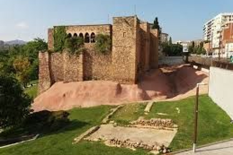 PALLA, 25, Barri del Centre