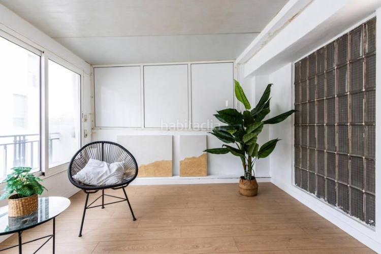Dúplex vivienda tipo dúplex de 4 habs. con terraza. zona Segle XX. en Terrassa