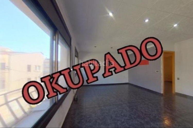 Piso  okupado de 2 habitaciones ca nanglada en Terrassa