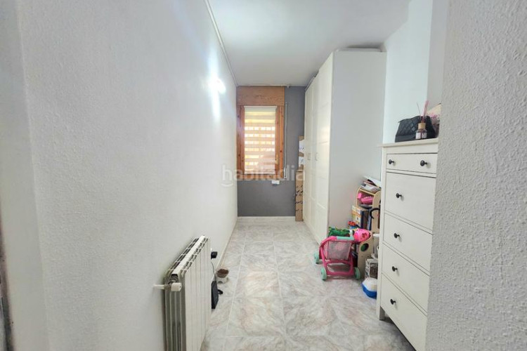 Piso con entrada independiente, terraza y parking en Terrassa