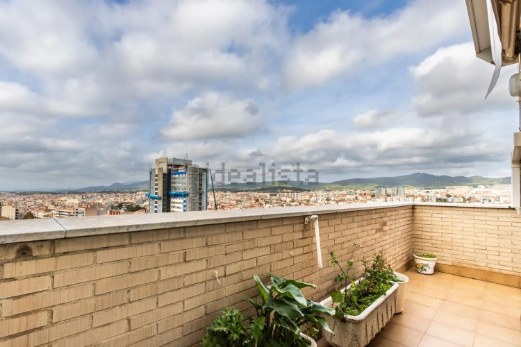 Dúplex en Barrio Centre