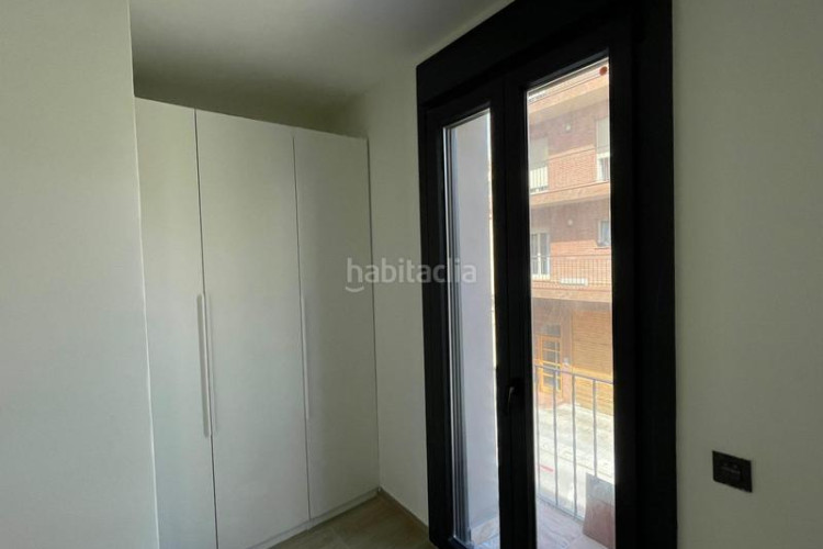 Piso vivienda de obra nueva en can aurell con terraza y parking opcional en Terrassa