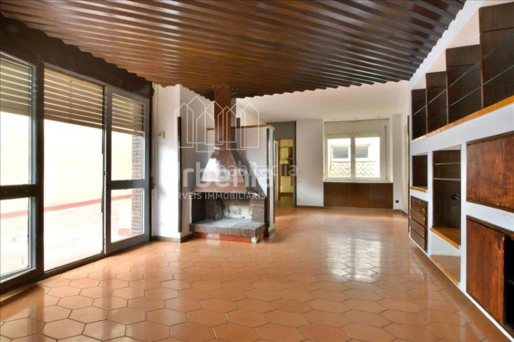 Dúplex piso con gran terraza ! en Cementiri Vell Terrassa