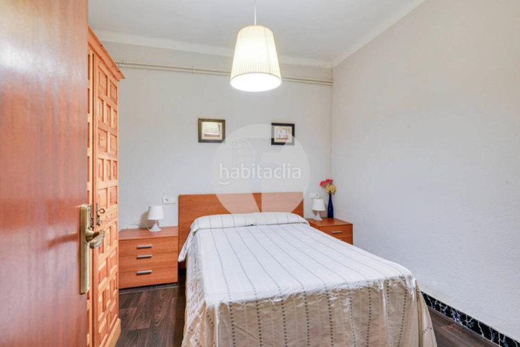Casa exclusiva casa de tres plantas y un estudio a tan solo 5 minutos del centro en Terrassa