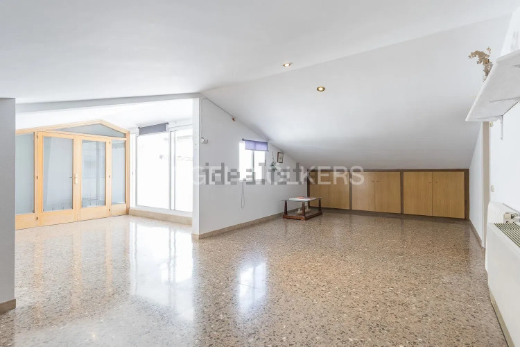 Dúplex en Barrio Centre