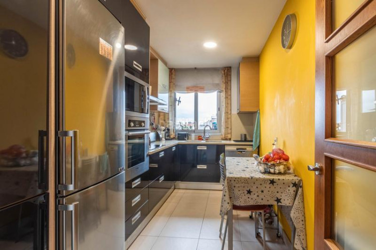 Dúplex este fantástico dúplex de 91m² situado en la calle ample en Terrassa