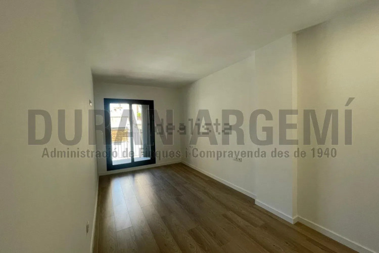 Piso en calle Transversal, 181