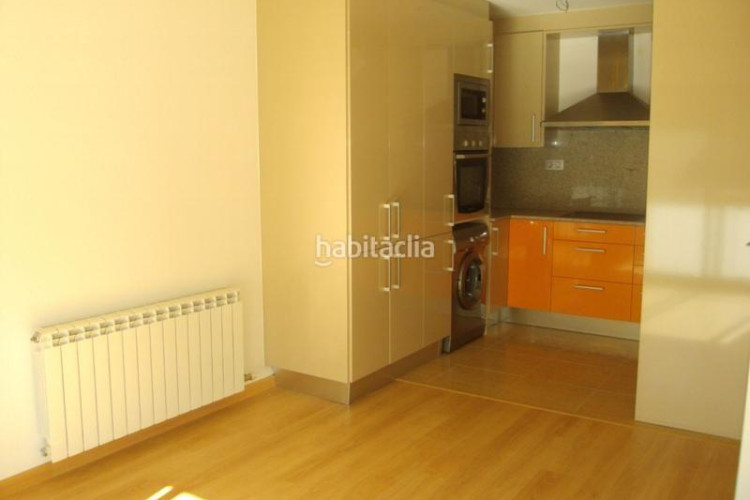 Piso acogedor piso de 1 dormitorio en venta, con cocina americana, terraza acristalada y parking. ideal para disfrutar de comodidad y e en Terrassa