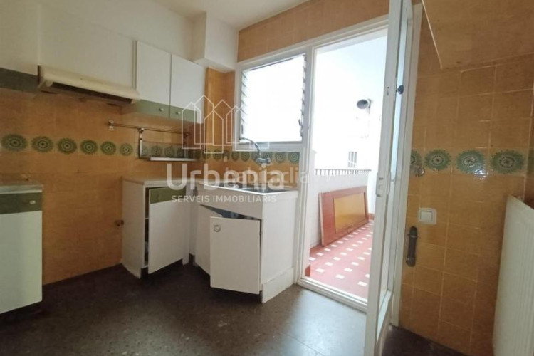 Piso gran piso, 4 habitaciones, genial ubicación en Terrassa