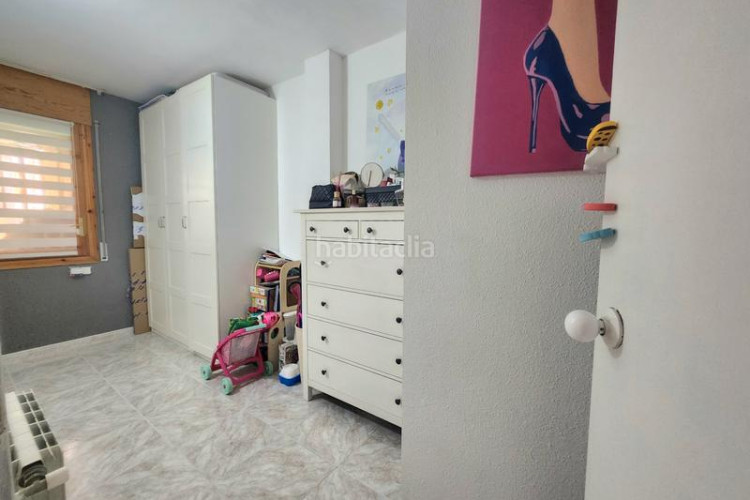 Piso con entrada independiente, terraza y parking en Terrassa