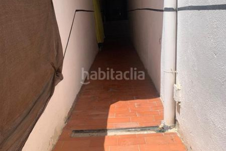 Piso sotano que tiene 3 apartamentos para reformar en zona de Can Palet!!! en Terrassa