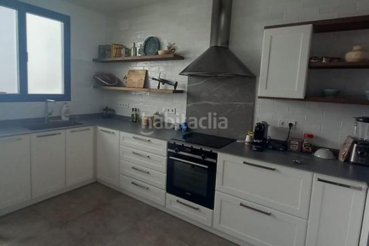 Casa adosada casa en venta , can aurell. a 5 minutos centre en Terrassa