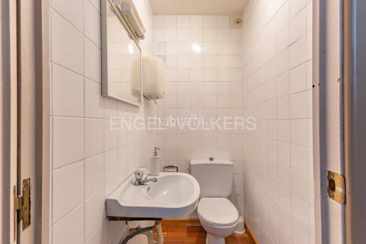 Apartamento gran oportunidad para crear tu hogar en el centro 131m2 en Terrassa