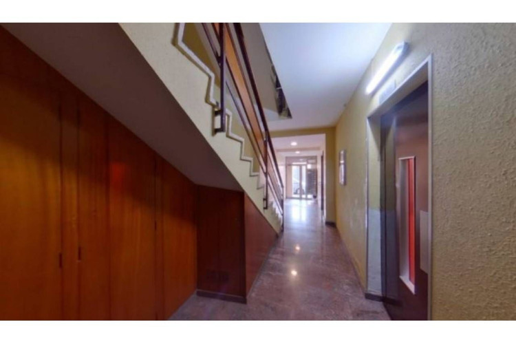 Lleu00F3 XIII, Plau00E7a Catalunya - Escola Industrial 