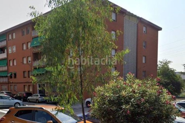 Piso bajos de 3 hab en venta en Can Parellada Terrassa