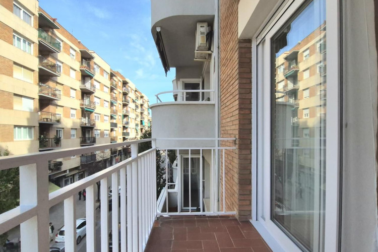 Carrer de Prat de la Riba, Vallparadu00EDs - Antic Poble de Sant Pere