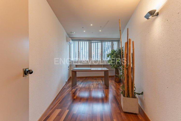 Apartamento gran oportunidad para crear tu hogar en el centro 131m2 en Terrassa