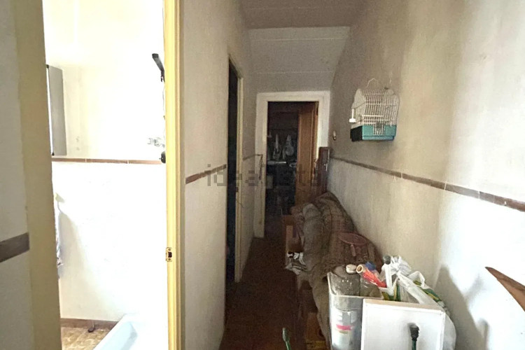 ZONA DE CA N'AURELL. CASA ADOSADA DE 4HABS. PARA REFORMAR ¡Oportunidad única en Ca N’Aurell!