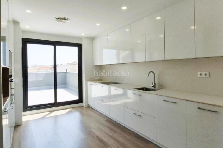 Dúplex duplex invertit obra nova de 160 m2 4 hab dobles i 4 terrasses al carrer transversal en Terrassa