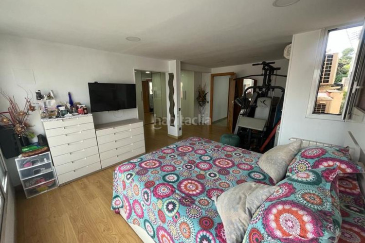 Chalet  en venta en La Cogullada, 5 dormitorios. en Terrassa