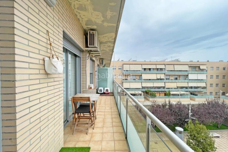 Piso  en venta en las arenasla grípia con plaza de párking y zona comunitaria en Terrassa