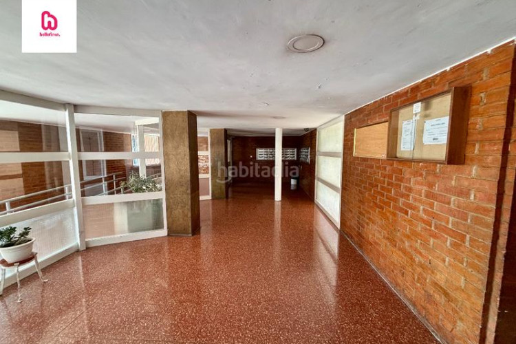 Piso  de 4 habitaciones con lavadero galería y balcón en Terrassa