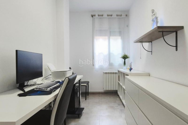 Piso Sant Pere Nord. calle girona. piso seminuevo de 3habs + 2lav. + patio + pk + trastero en Terrassa