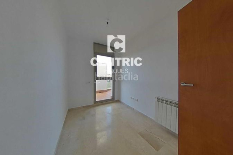 Dúplex piso luminoso con 3 habitaciones gran oportunidad de inversión! en Terrassa