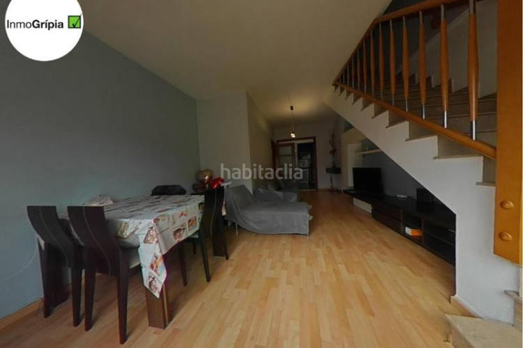 Dúplex piso en venta en les arenescan montllorla grípia08227 en Terrassa
