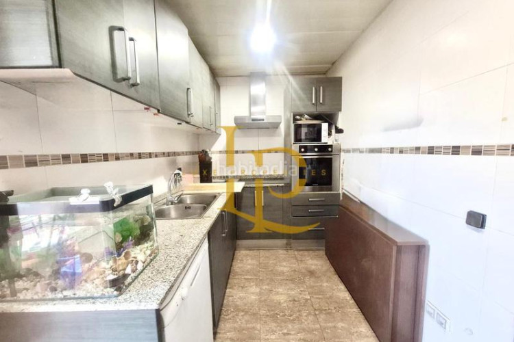 Ático en venta ático de tres habitaciones y amplias terrazas con vistas panoramicas en Terrassa