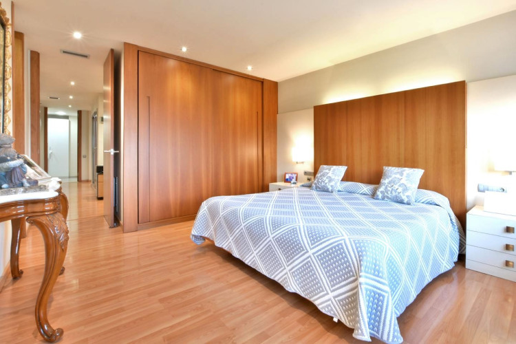 Carrer de la Poetessa Caparu00E0, Sant Pere Nord